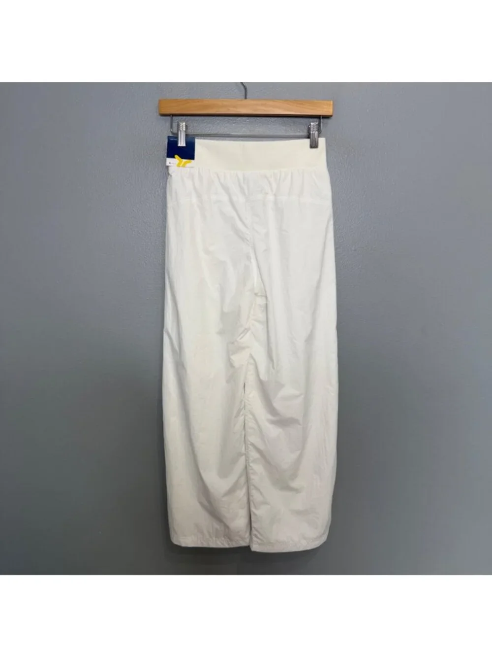OLD NAVY high waisted crinkle wide leg pants in white size 10/12